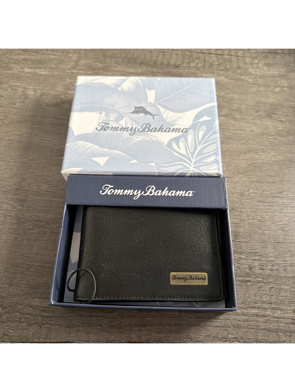 Tommy Bahama Mens Jamaica Bi Fold Leather Wallet Black ID Holder New $95 Msrp